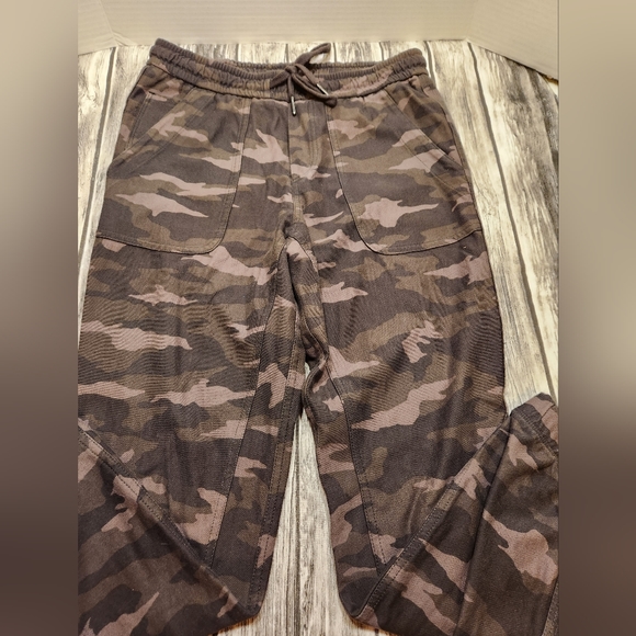 Athleta Far All‎ On jogger - Picture 1 of 7